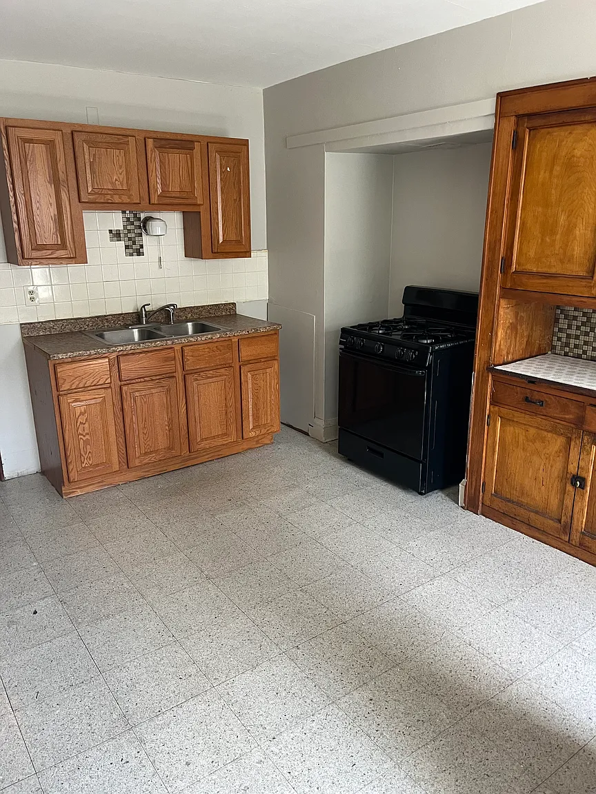 Photo 4 for 2810 N 57th St #2nd